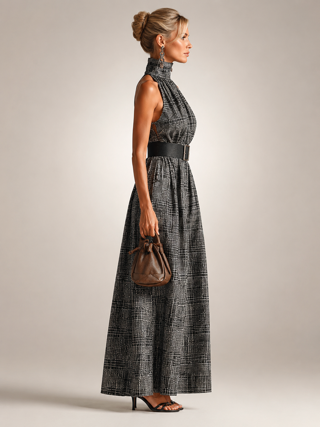 Hedwig | Karo-Maxikleid mit Stehkragen und Gürtel
