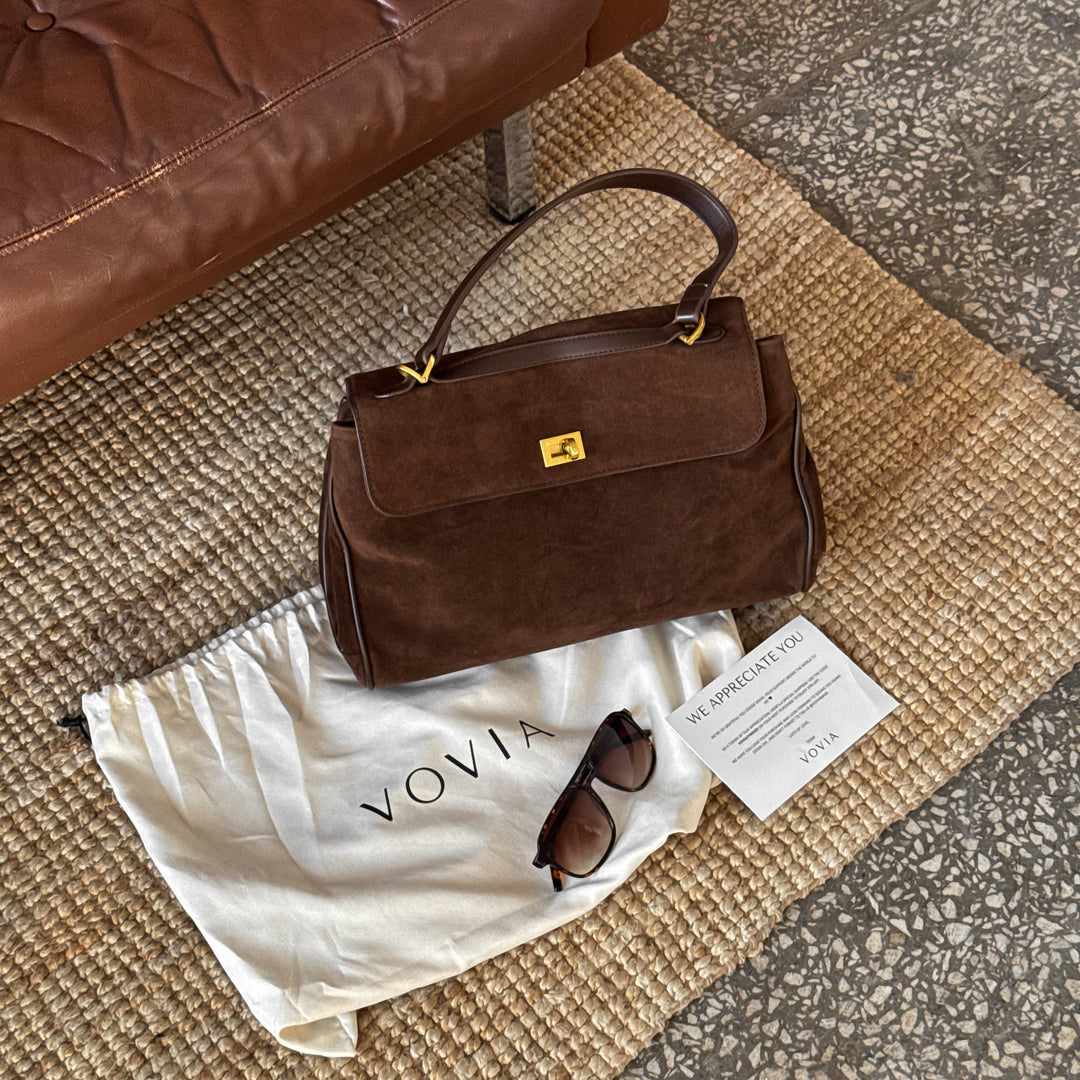 Annika | Elegante Schultertasche in Wildleder-Optik – Ansicht 06