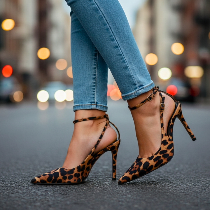 Ernestine | Spitze Stiletto-Pumps mit Knöchelriemen – Ansicht 05