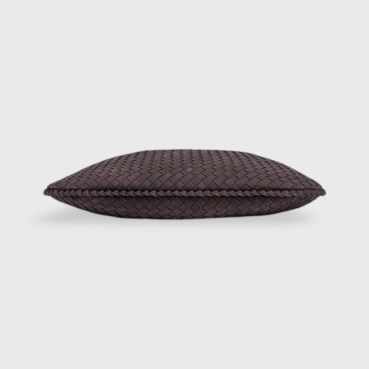 Frieda | Geflochtene Oversized-Schultertasche in Wildleder-Optik – Ansicht 05