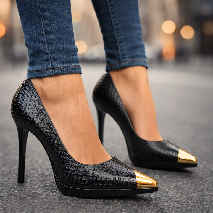 Hildegard | Spitze Stiletto-Pumps mit Goldmetallspitze – Ansicht 05