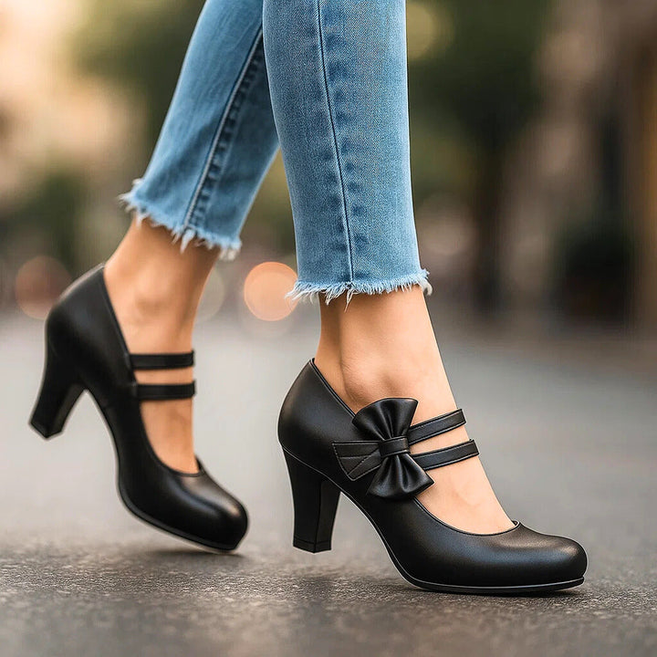 Margarete | Mary-Jane-Pumps mit Blockabsatz &amp; Schleife – Ansicht 03