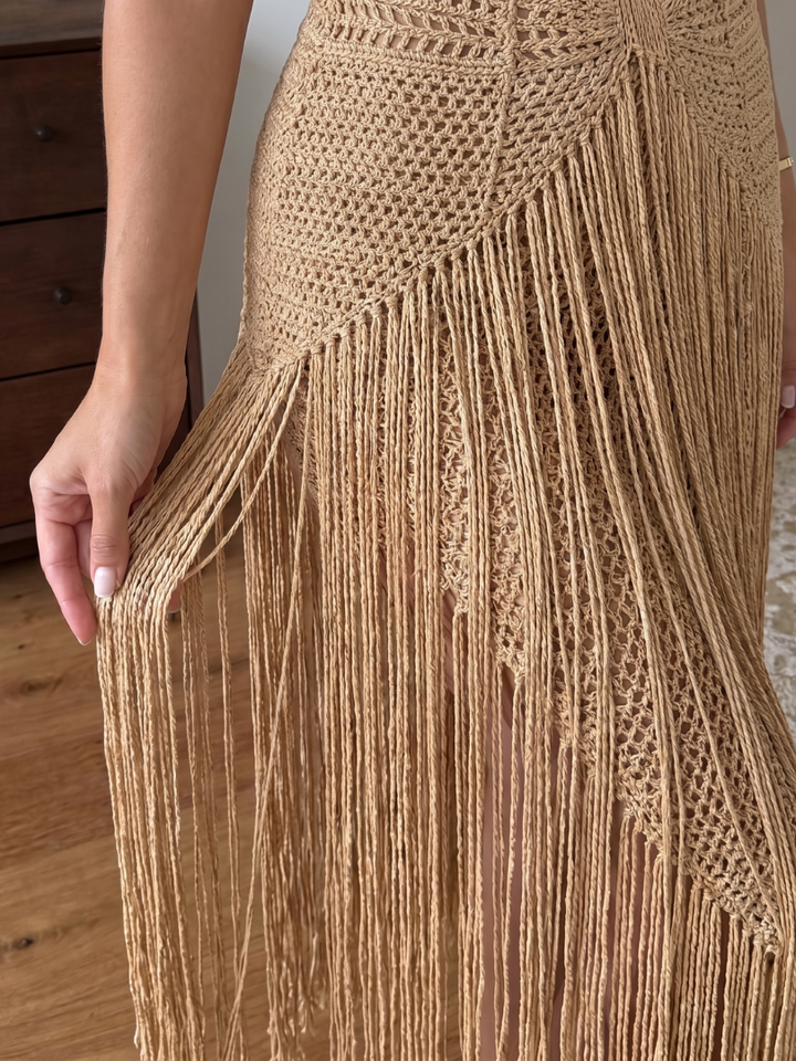 Marisa | Häkel-Maxikleid mit Neckholder und Fransendetail – Ansicht 02