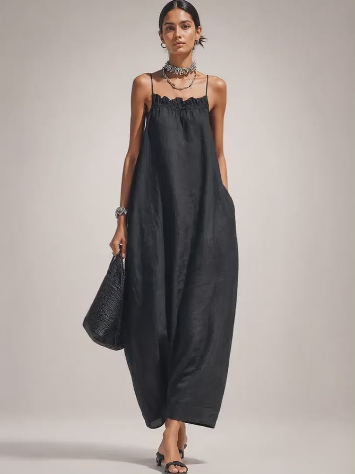 Elfriede | Schlichtes Maxikleid mit Rüschenausschnitt und Spaghettiträgern