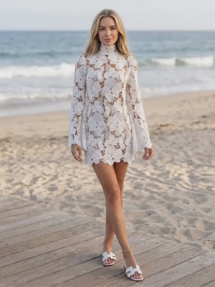 Tilda | Spitzen-Minikleid mit Stehkragen und langen Ärmeln