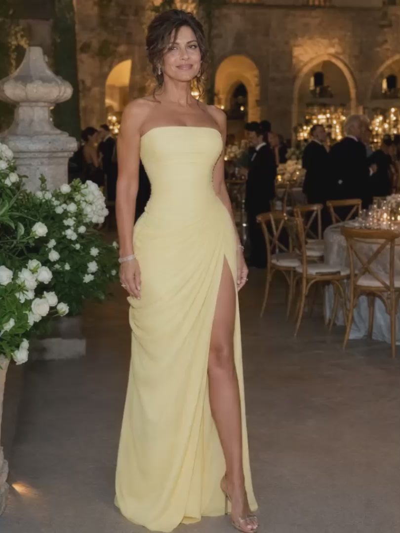 Theda | Schulterfreies Maxikleid mit Seitenschlitz