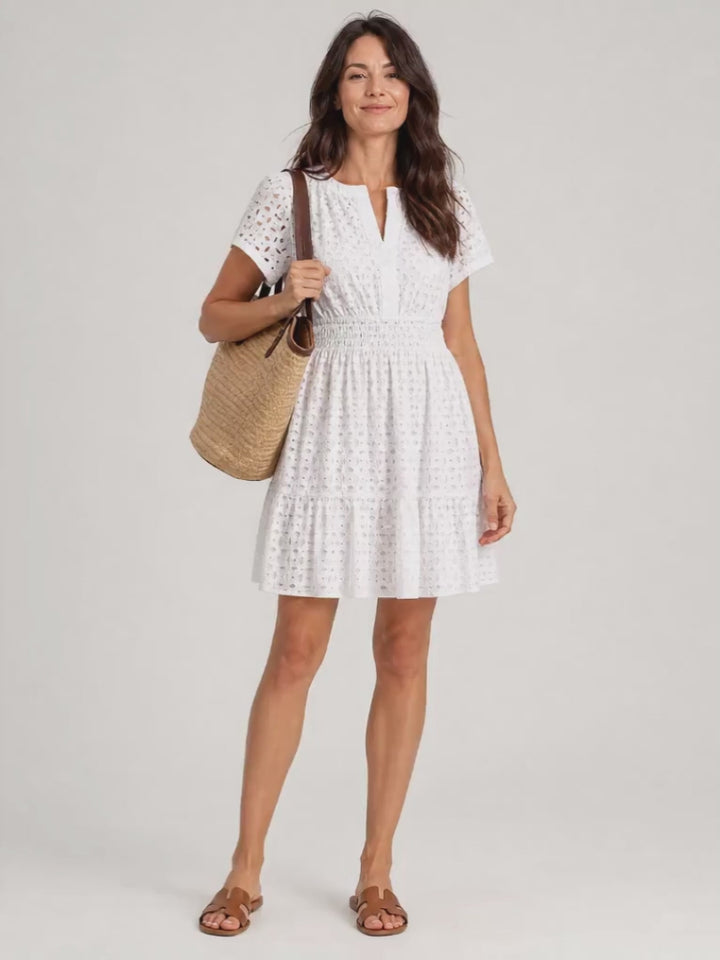 Josephine – Minikleid mit Lochstickerei
