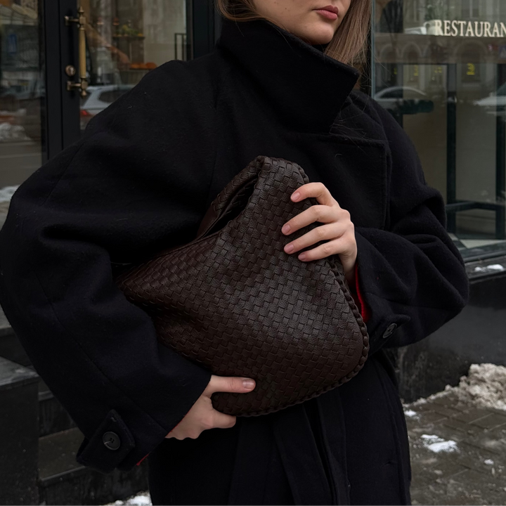 Romy – Geflochtene Oversize-Schultertasche – Ansicht 02