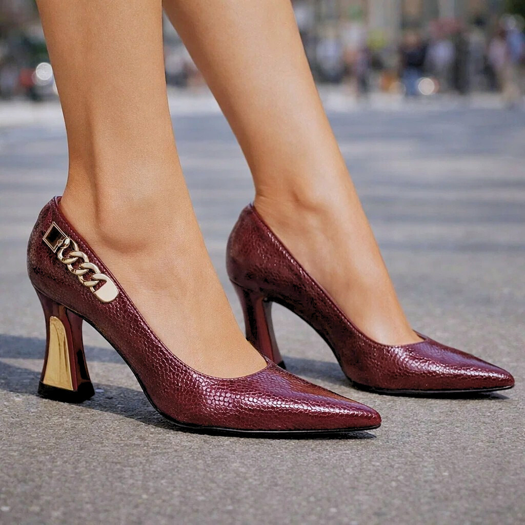 Wilhelmine | Stiletto-Pumps mit Schlangenoptik &amp; Golddetail – Ansicht 02