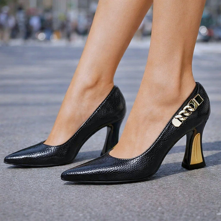 Wilhelmine | Stiletto-Pumps mit Schlangenoptik &amp; Golddetail – Ansicht 04