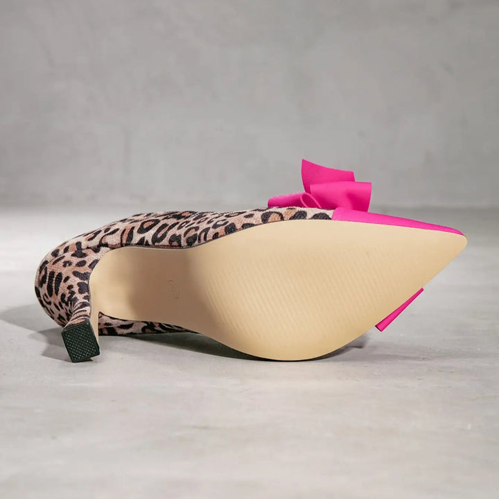 Wiltrud | Stiletto-Pumps mit Leopardmuster und Schleife – Ansicht 09
